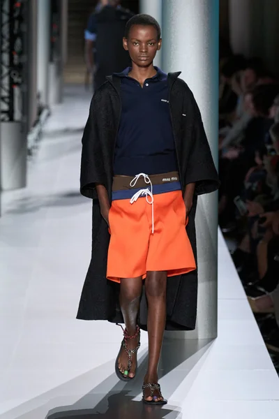 Look 54